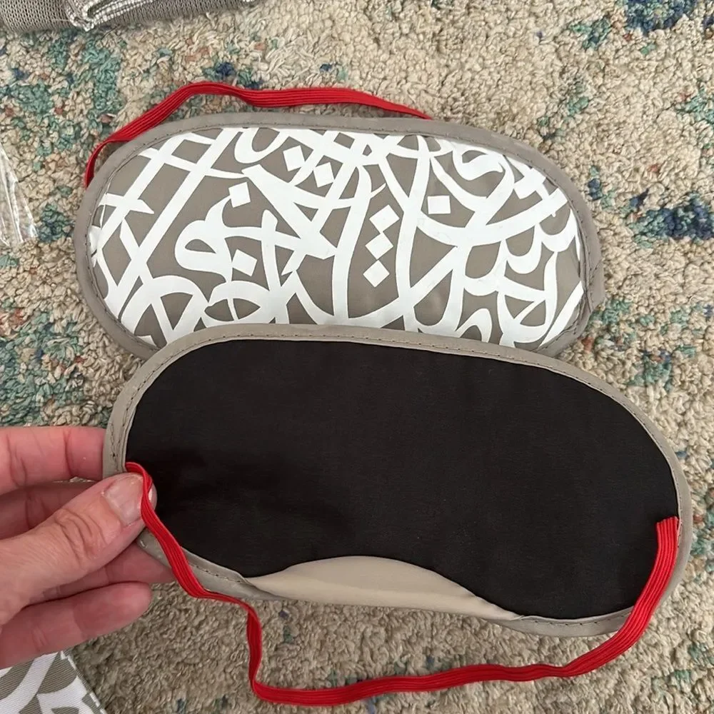NEW Emirates Airlines Toiletries Bag with Doubles